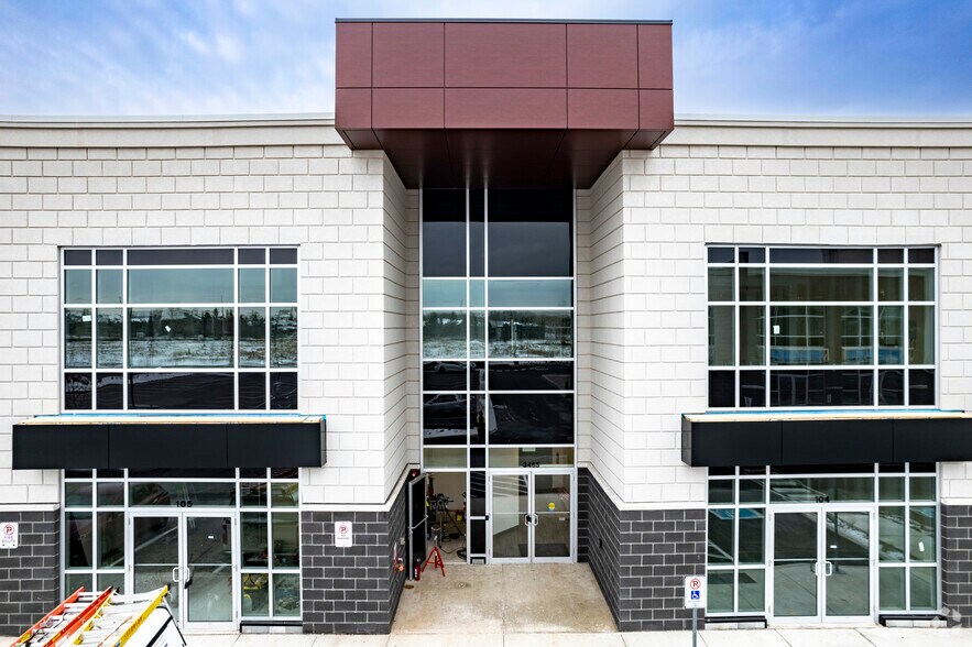 More Photos Of 3495 Rebecca St, Oakville Office For Sale