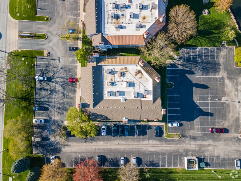 More Photos Of 8010 State Line Rd, Prairie Village Office For Lease