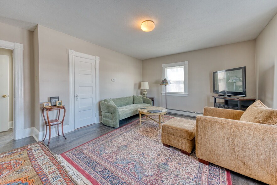 More Photos Of 186-188 E Center St, Manchester Office For Sale