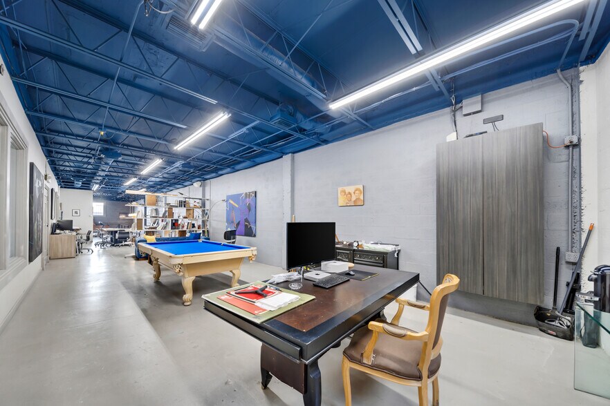 More Photos Of 3141 NW 40th St, Miami Warehouse For Sale