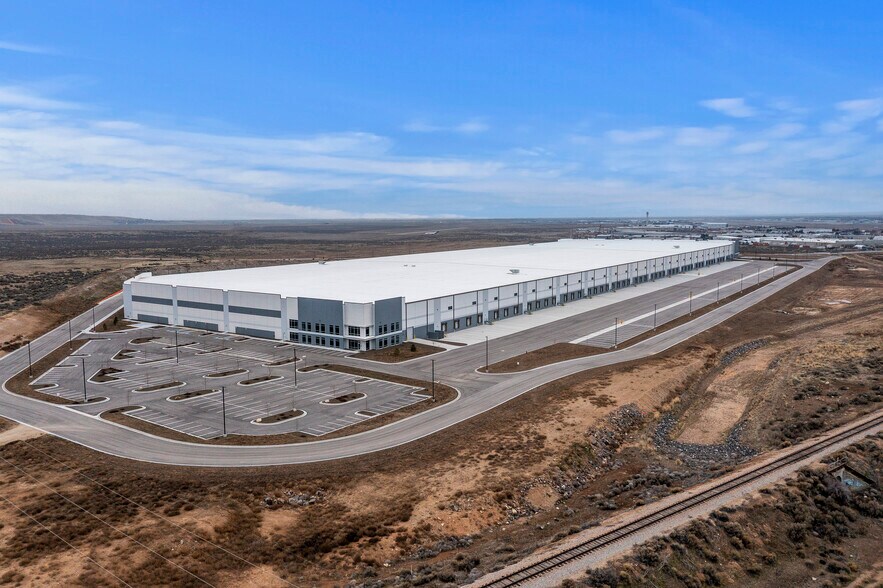 More Photos Of 951 E Gowen Rd, Boise Industrial For Lease