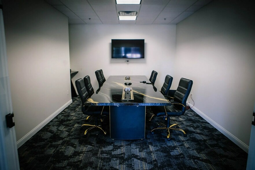 More Photos Of 123 N Main St, Crown Point Coworking Space