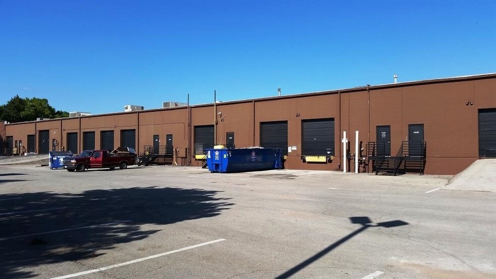 More Photos Of 4061-4073 Wedgeway Ct, Earth City Warehouse For Lease