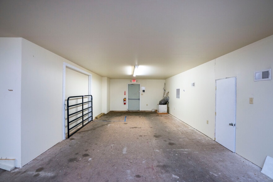 More Photos Of 3340 E Pleasant Valley Blvd, Altoona Freestanding For Sale