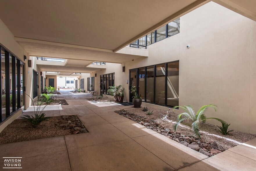 More Photos Of 8952 E Desert Cove Ave, Scottsdale Medical For Lease