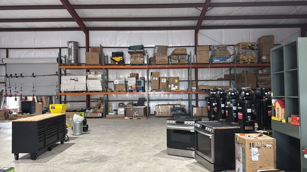 More Photos Of 6301 Us Highway 281 N, Spring Branch Light Distribution For Lease