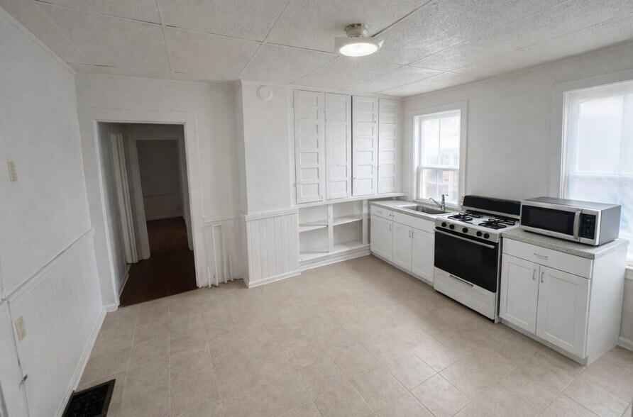 More Photos Of 335 Shonnard St, Syracuse Apartments For Sale