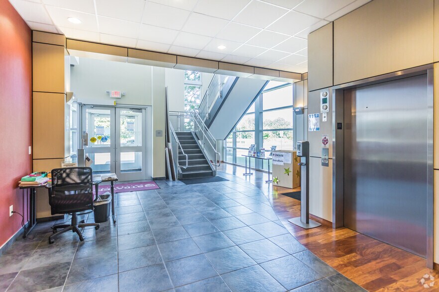 More Photos Of 7275 Appling Farms Pky, Memphis Office For Lease