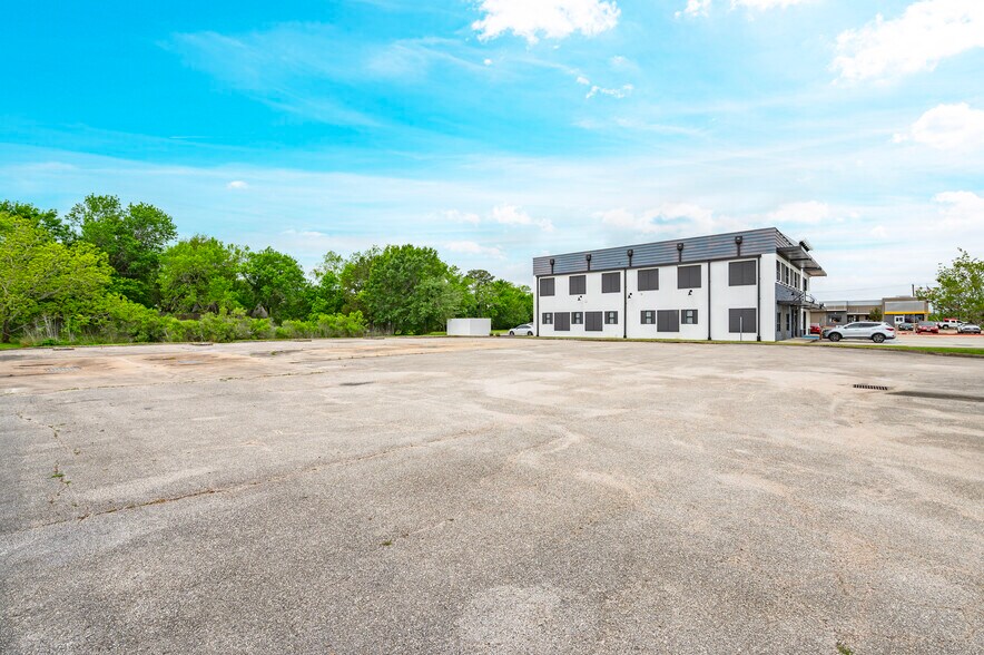 More Photos Of 310 Friendswood Dr, Friendswood Land For Lease