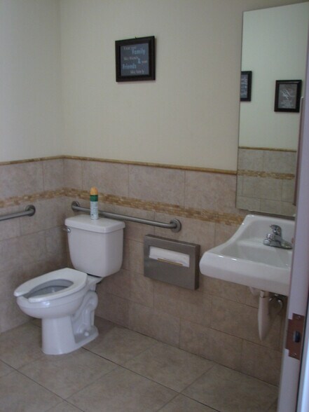 More Photos Of 9650 Research Dr, Irvine Office For Lease