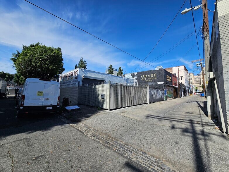 More Photos Of 1334 S Main St, Los Angeles Storefront Retail Office For Sale