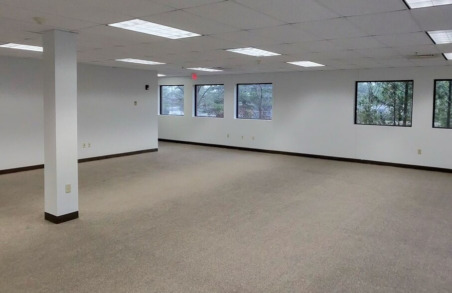 More Photos Of 49 McGrath Rd, Dracut Truck Terminal For Lease