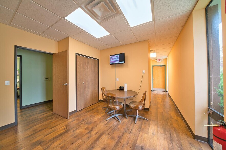 More Photos Of 3620 Biddle Ave, Wyandotte Medical For Sale