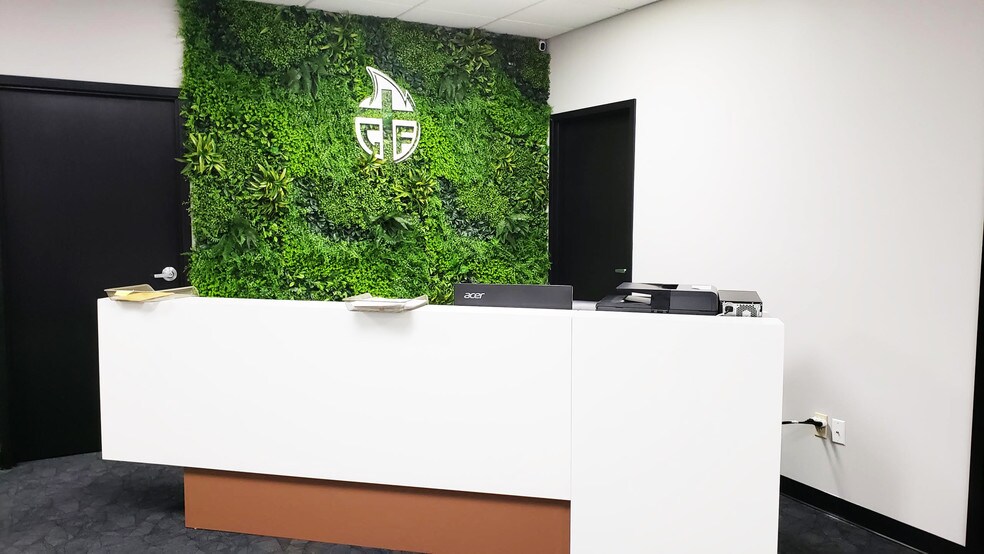 More Photos Of 1000 W Saint Joseph St, Lansing Medical For Lease