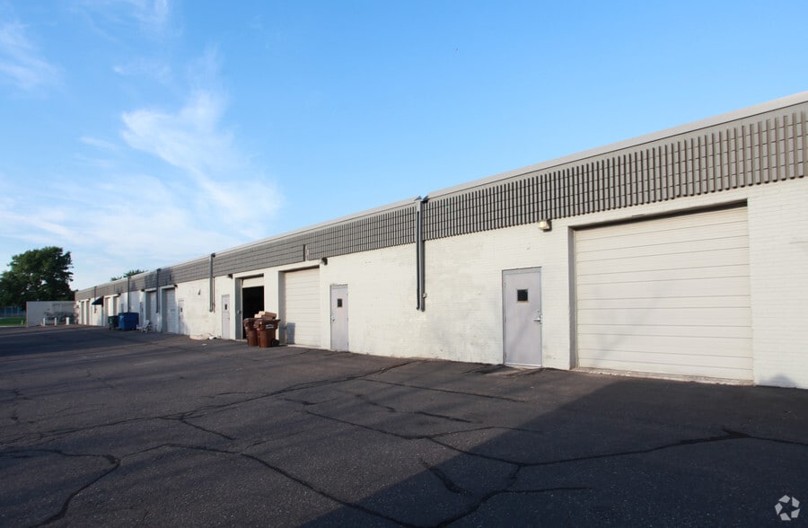 More Photos Of 5250-5280 W 74th St, Edina Light Distribution For Lease