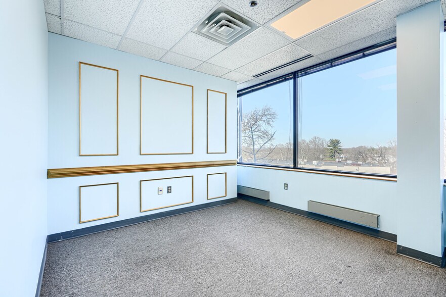 More Photos Of 8815 Centre Park Dr, Columbia Medical For Lease