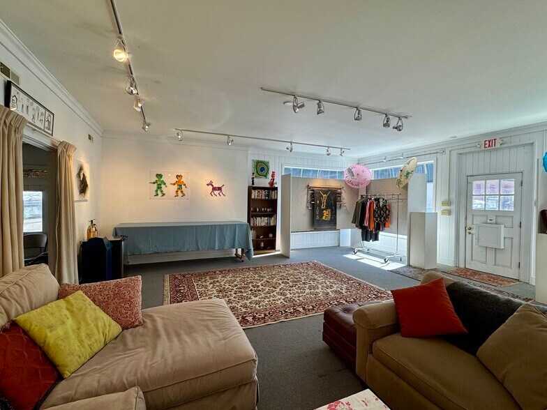 More Photos Of 9 Mill St, Greenfield Freestanding For Sale