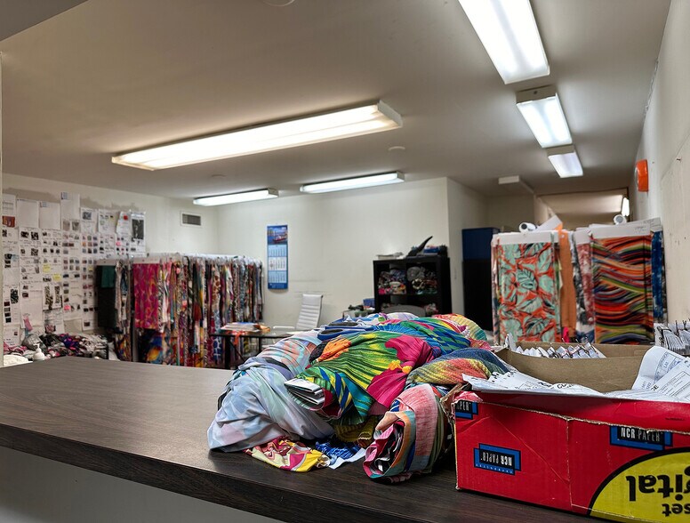 More Photos Of 2537-2553 E 54th St, Huntington Park Manufacturing For Sale