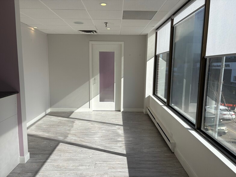 More Photos Of 10130-10132 105 St NW, Edmonton Storefront Retail Office For Lease