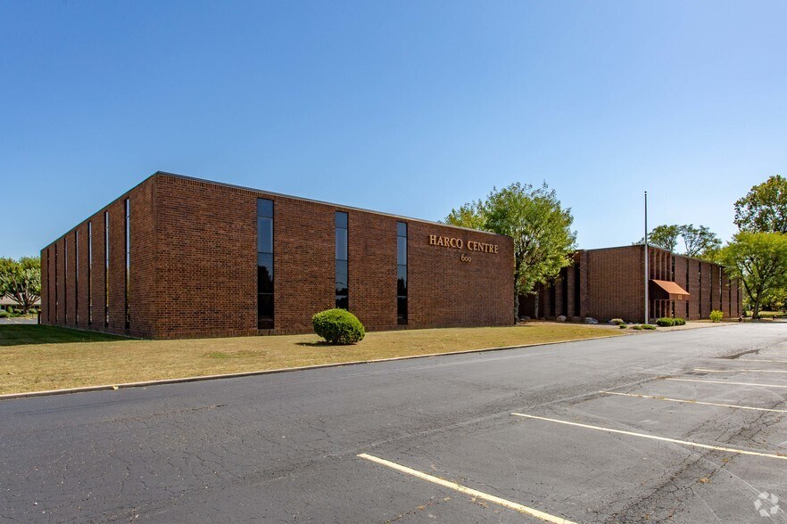 More Photos Of 600 N Union Blvd, Englewood Office For Lease