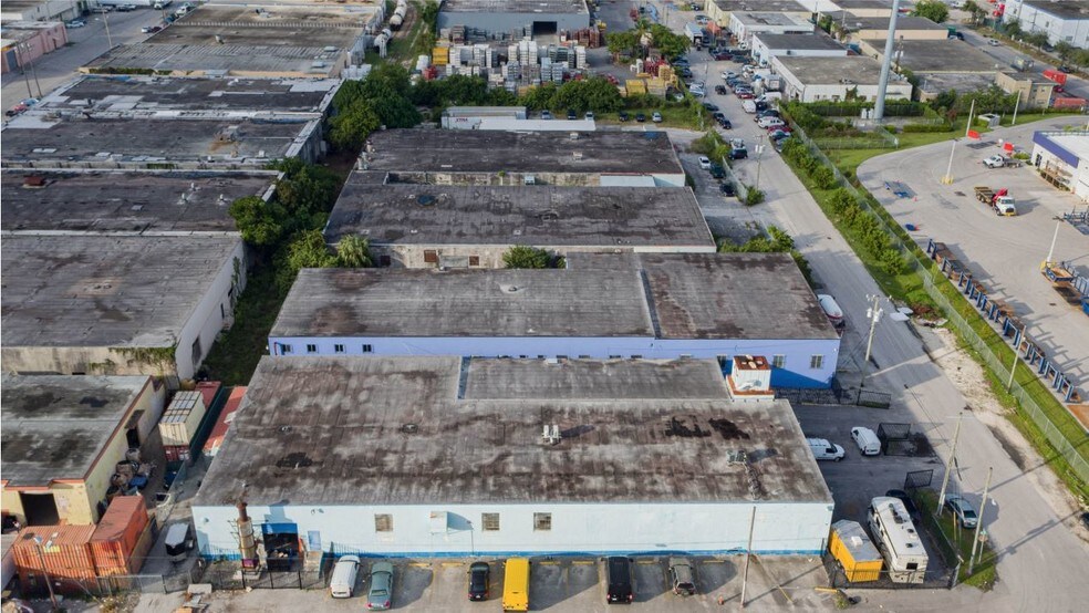 More Photos Of 5550 NW 35th Ct, Miami Warehouse For Lease