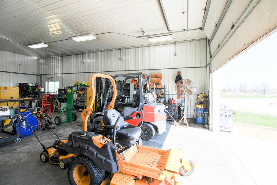 More Photos Of 5640 44th Ave S, Clinton Industrial For Sale