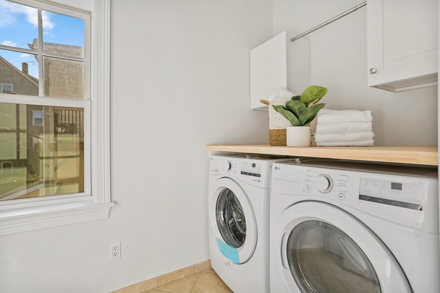 More Photos Of 151 Hamilton Ave, Greenwich Multifamily For Sale