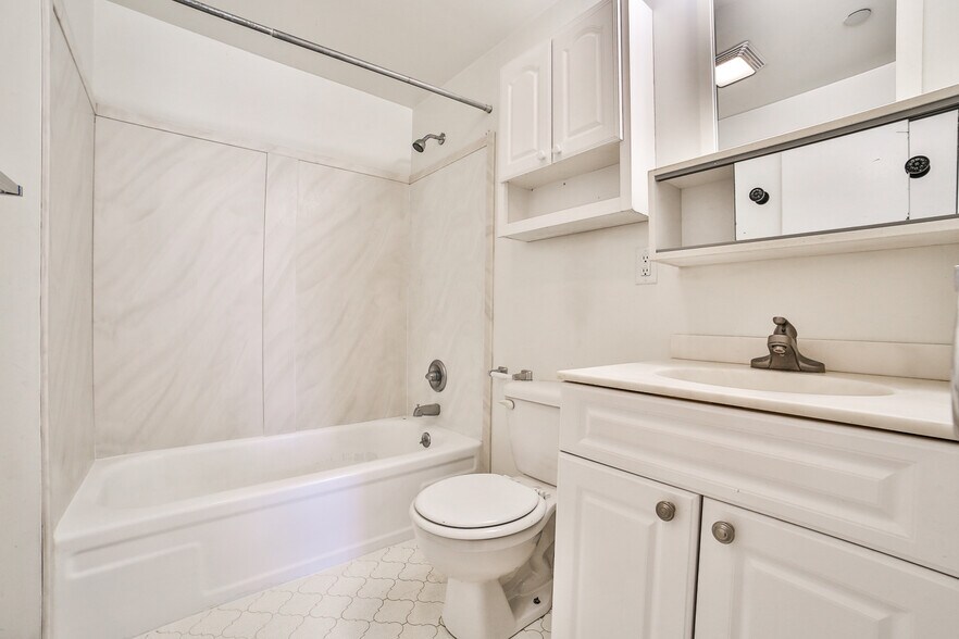 More Photos Of 176 North St, Buffalo Apartments For Sale