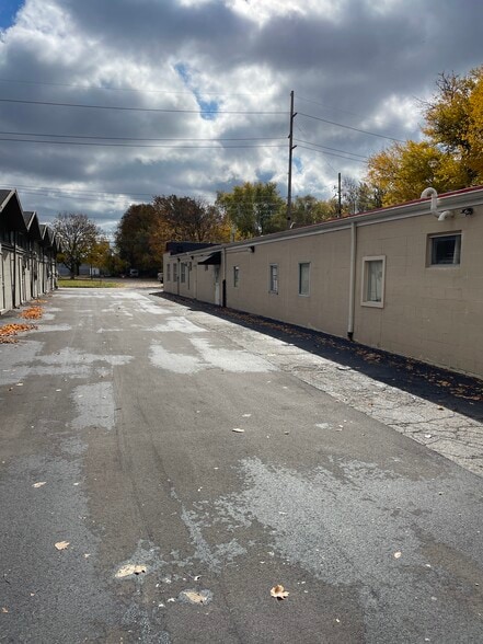 More Photos Of 2040 E 54th St, Indianapolis Medical For Lease