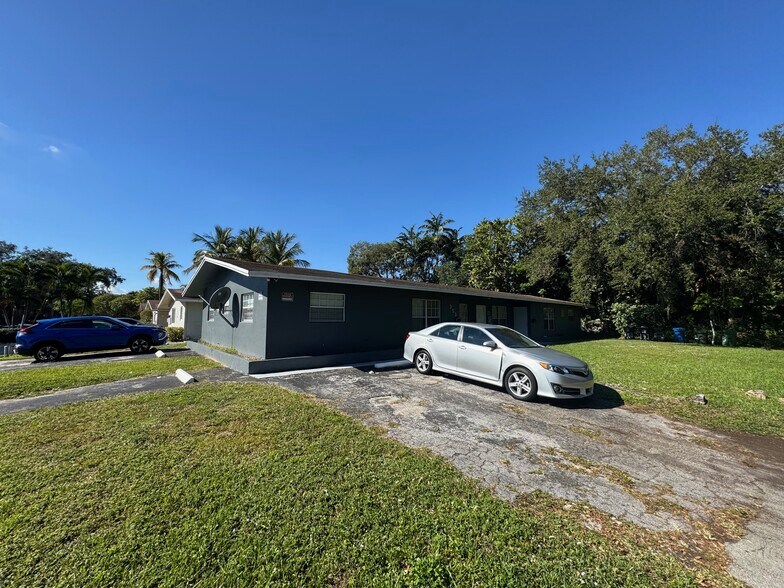 More Photos Of 353 SW 19th Ave, Fort Lauderdale Multifamily For Sale