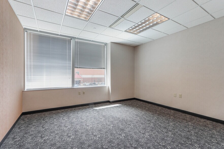 More Photos Of 11 Scott St, Wausau Office For Lease