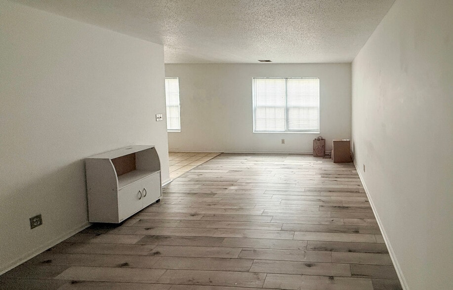 More Photos Of 209 Lark Dr, Carmel Apartments For Sale