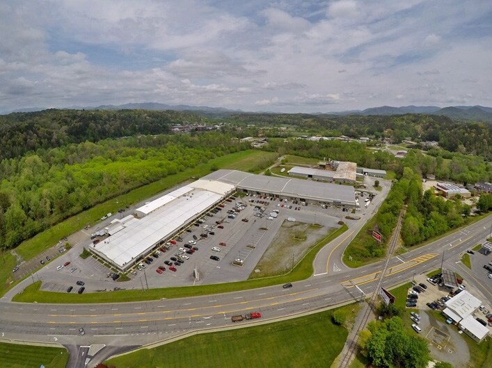 More Photos Of 449 Industrial Blvd, Ellijay Freestanding For Lease