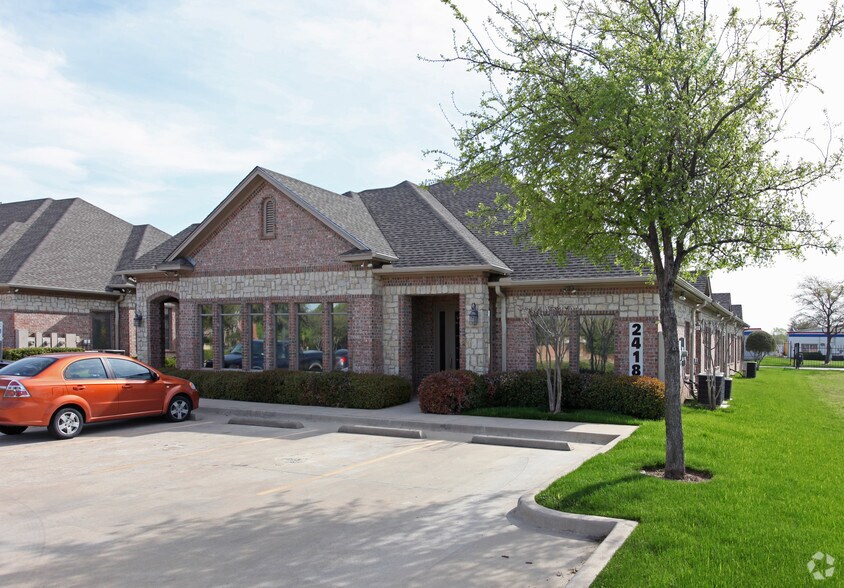 Primary Photo Of 2418 Marsh Ln, Carrollton Medical For Lease