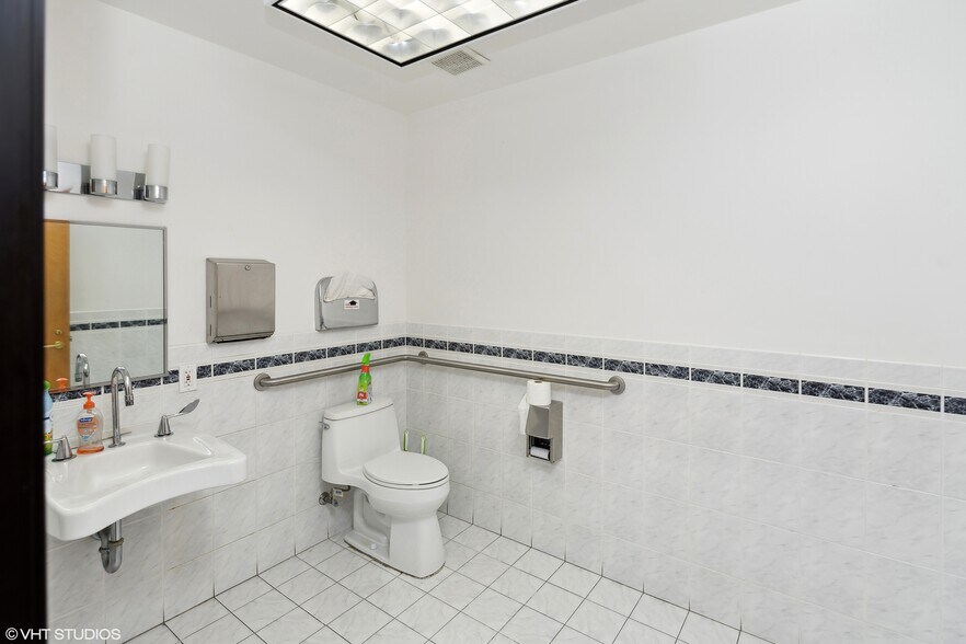 More Photos Of 875 Sansome St, San Francisco Office For Sale