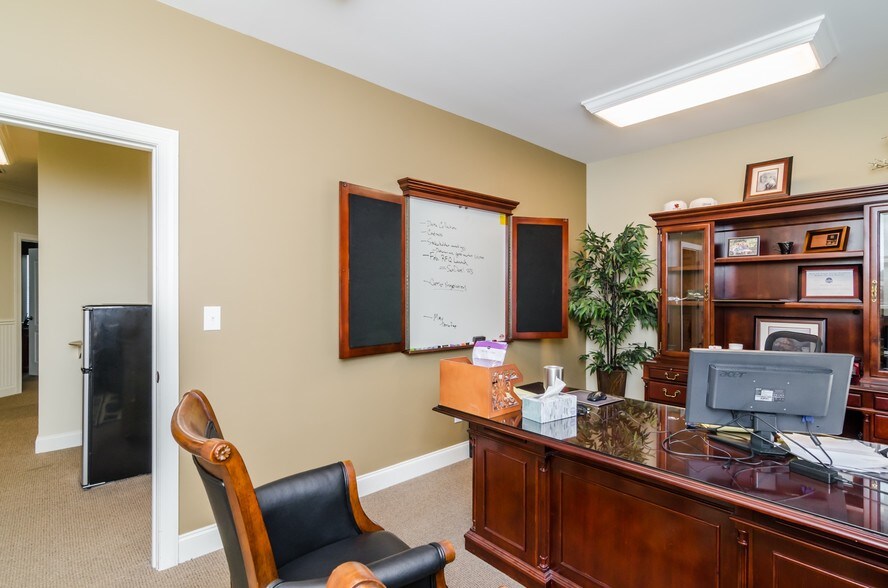 More Photos Of 1350 Wooten Lake Rd, Kennesaw Office For Lease