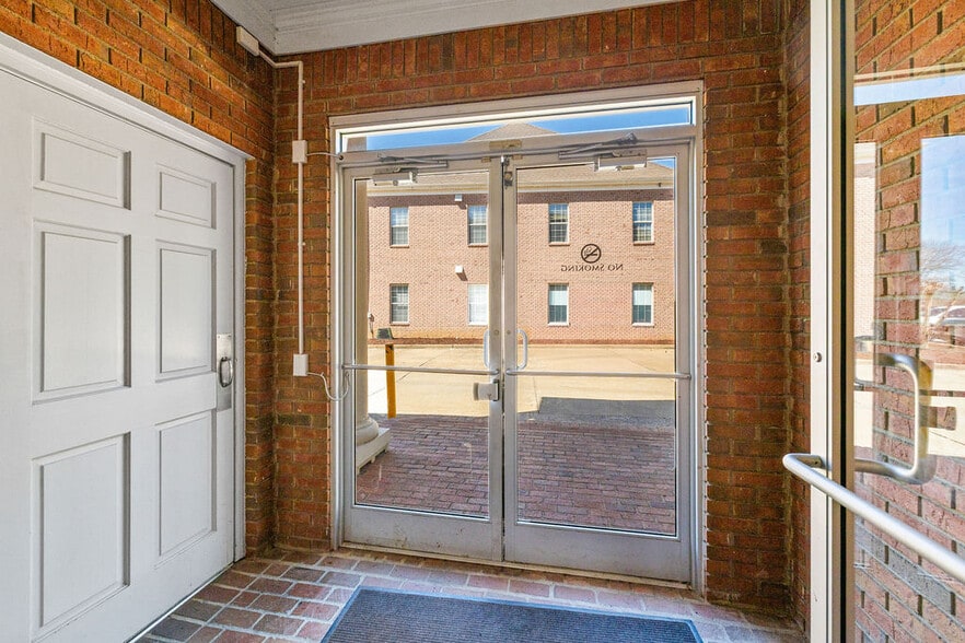 More Photos Of 275 Walnut Bend Rd, Cordova Medical For Lease