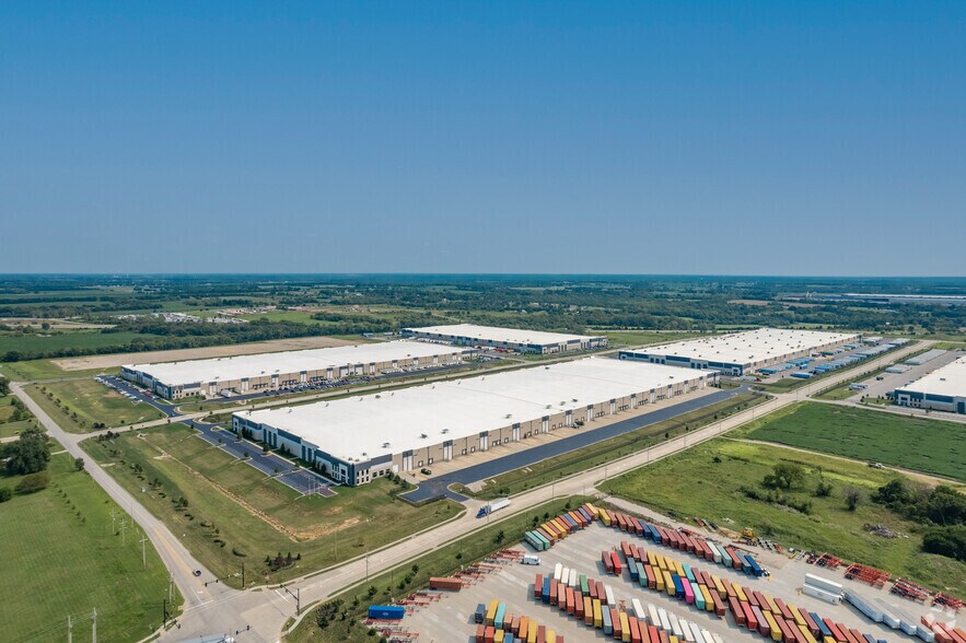 More Photos Of 30500 W 183rd St, Gardner Unknown For Lease