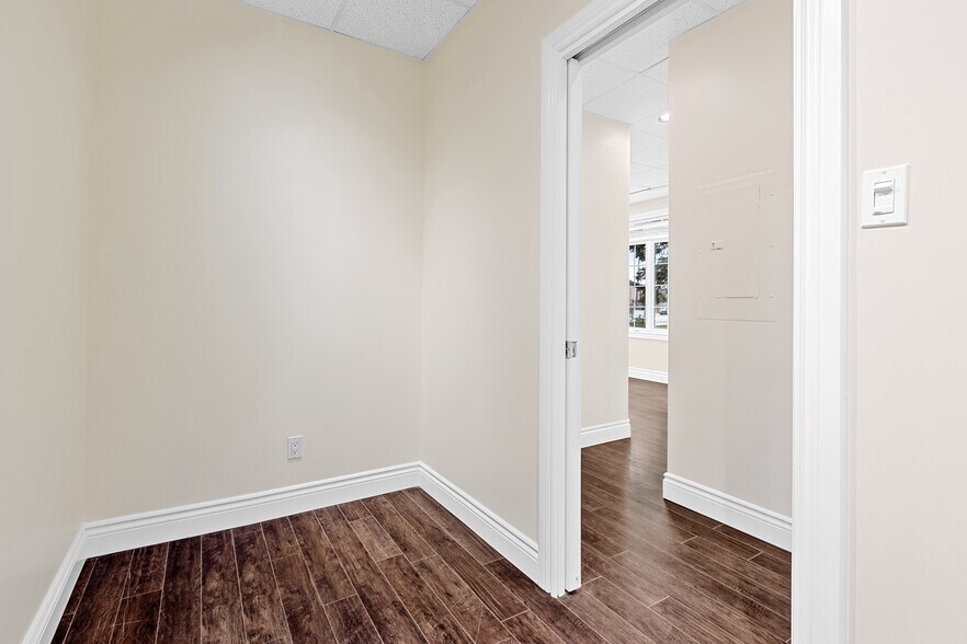 More Photos Of 2120 Montreal Rd, Ottawa Storefront Retail Residential For Sale