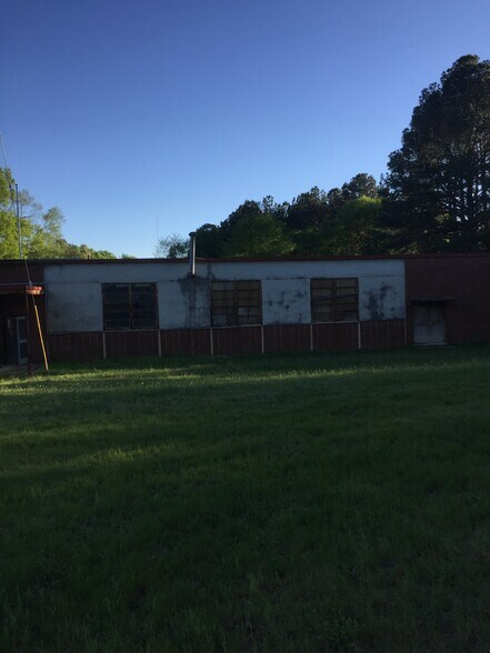 More Photos Of 1017 Dolvin Ave, Union Point Schools For Sale