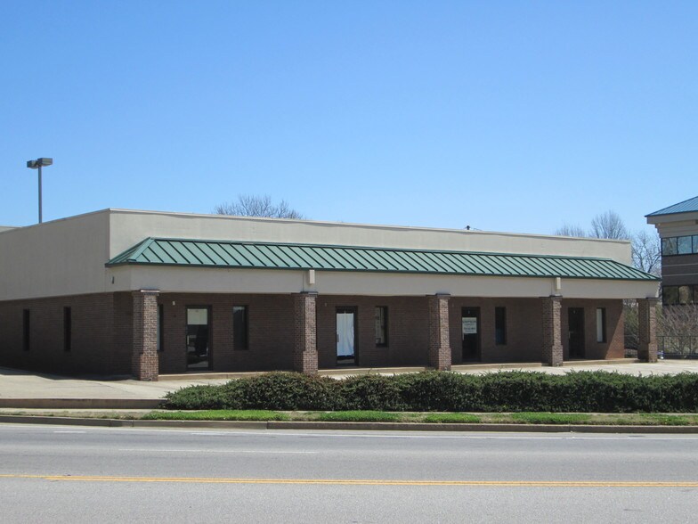 More Photos Of 715 Queen City Pky, Gainesville Medical For Lease