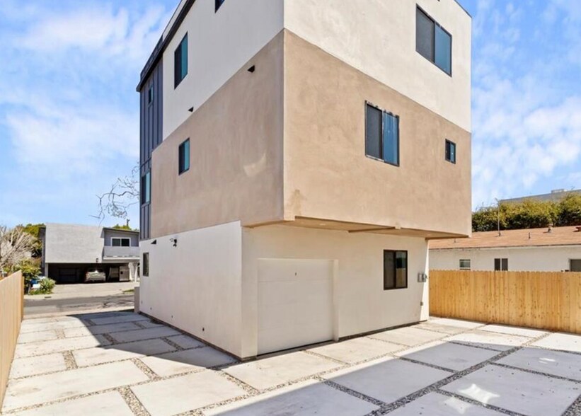 More Photos Of 5526 Blackwelder St, Los Angeles Apartments For Sale