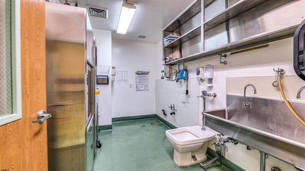 More Photos Of 301-305 Central Ave, Egg Harbor Township Medical For Lease