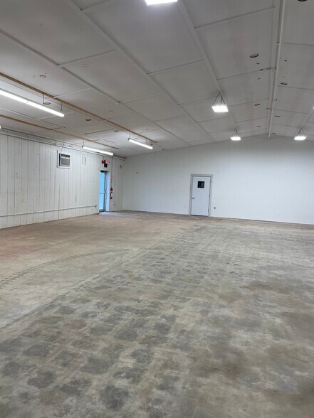 More Photos Of 38 Milton Rd, Rochester Manufacturing For Lease