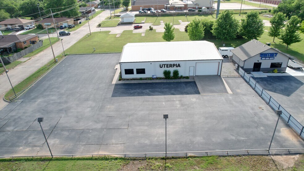 More Photos Of 1665 W Legacy Dr, Duncan Flex For Sale