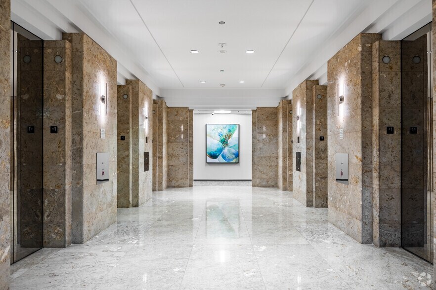 More Photos Of 2500 Windy Ridge Pky SE, Atlanta Office For Lease