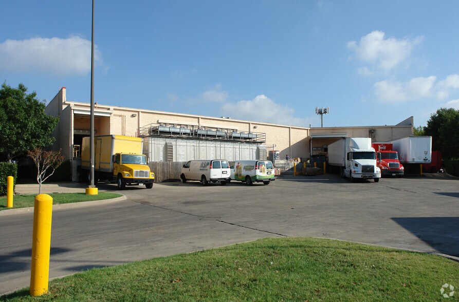 More Photos Of 5334 Ross Ave, Dallas General Retail For Lease