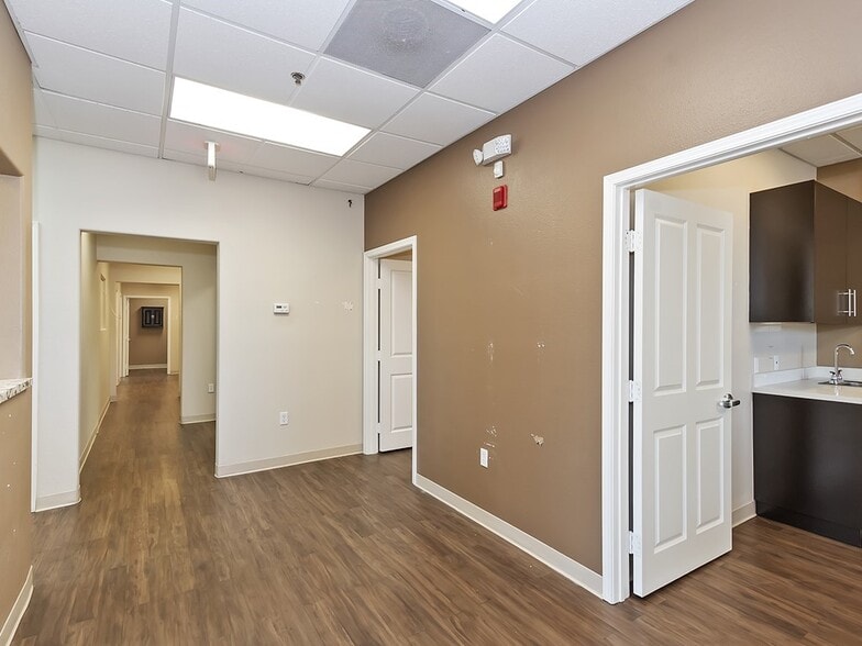 More Photos Of 35400 Bob Hope Dr, Rancho Mirage Medical For Sale