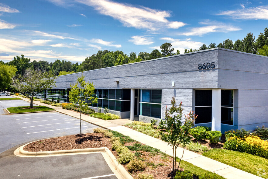 Primary Photo Of 8535-8615 Cliff Cameron Dr, Charlotte Office For Lease