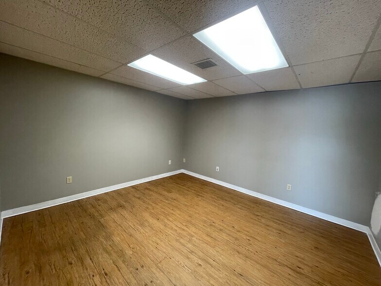 More Photos Of 12 Plains Rd, Essex Warehouse For Lease